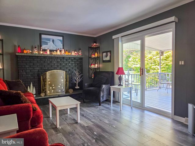 811 CARMAN DR, Wyomissing, PA 19610