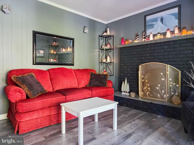 811 CARMAN DR, Wyomissing, PA 19610