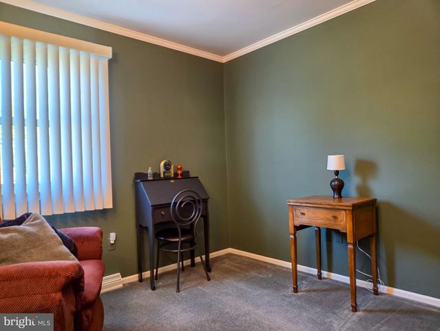811 CARMAN DR, Wyomissing, PA 19610