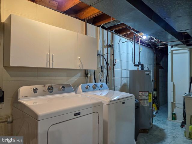 811 CARMAN DR, Wyomissing, PA 19610