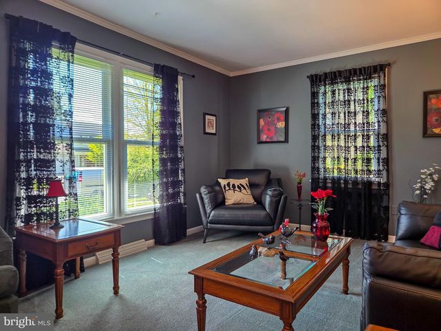 811 CARMAN DR, Wyomissing, PA 19610