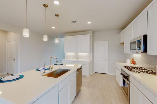 3704 Bluestem Boulevard, Denton, TX 76226