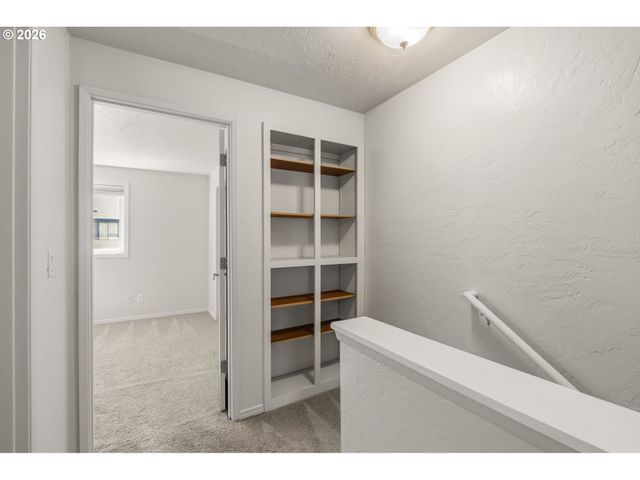 1488 FETTERS Loop, Eugene, OR 97402