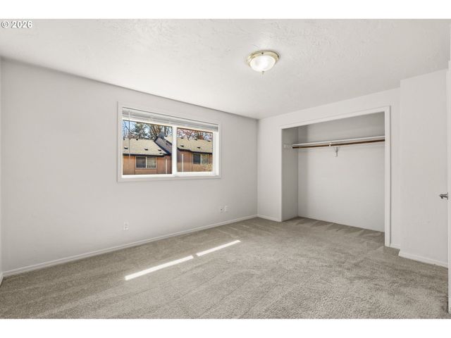 1488 FETTERS Loop, Eugene, OR 97402