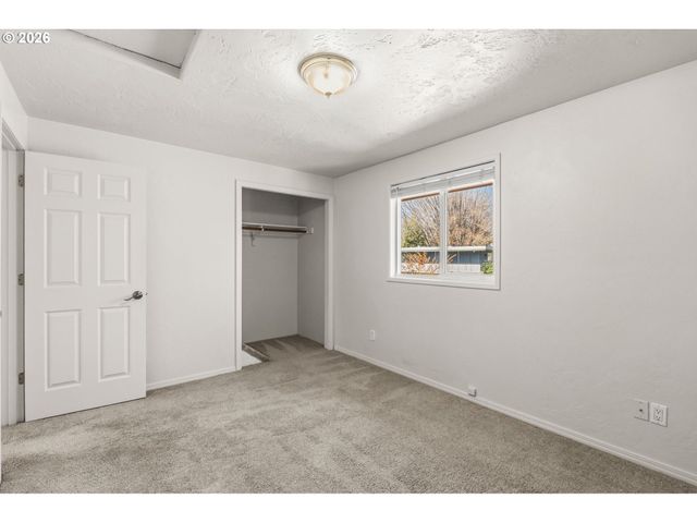 1488 FETTERS Loop, Eugene, OR 97402