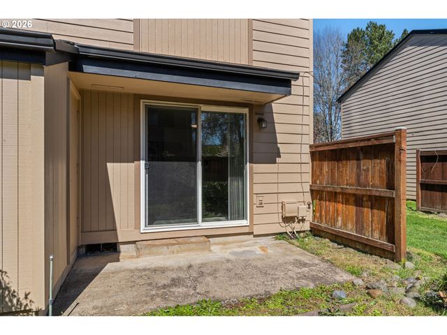 1488 FETTERS Loop, Eugene, OR 97402