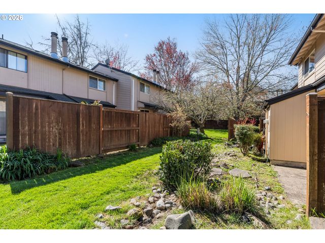 1488 FETTERS Loop, Eugene, OR 97402