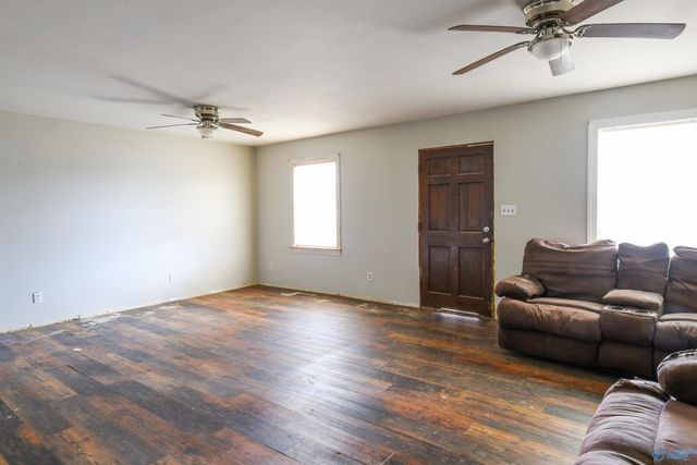 425 College Avenue, New Hope, AL 35760