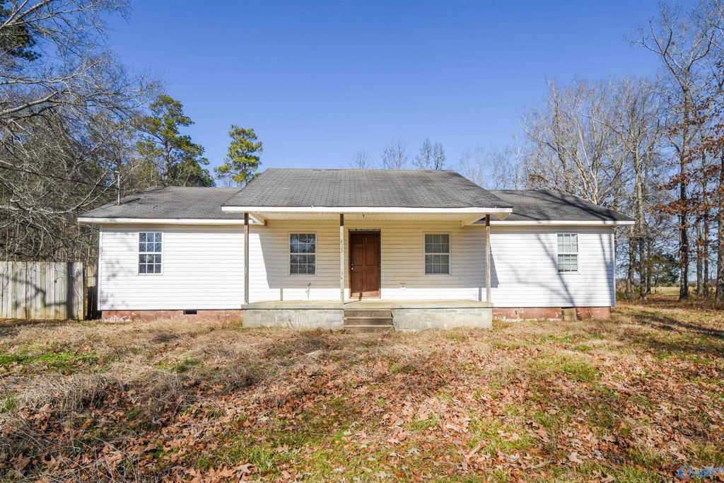 425 College Avenue, New Hope, AL 35760
