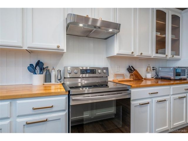 10810 Mountshire Cir, Highlands Ranch, CO 80126