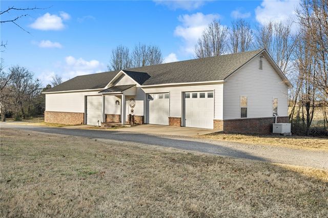 2201 N 58th Street, Fort Smith, AR 72904