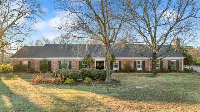 2201 N 58th Street, Fort Smith, AR 72904