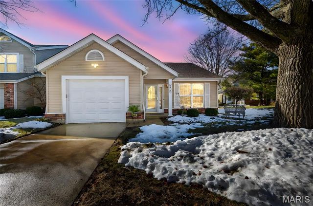 1321 Forest Creek Drive 3, St Charles, MO 63303