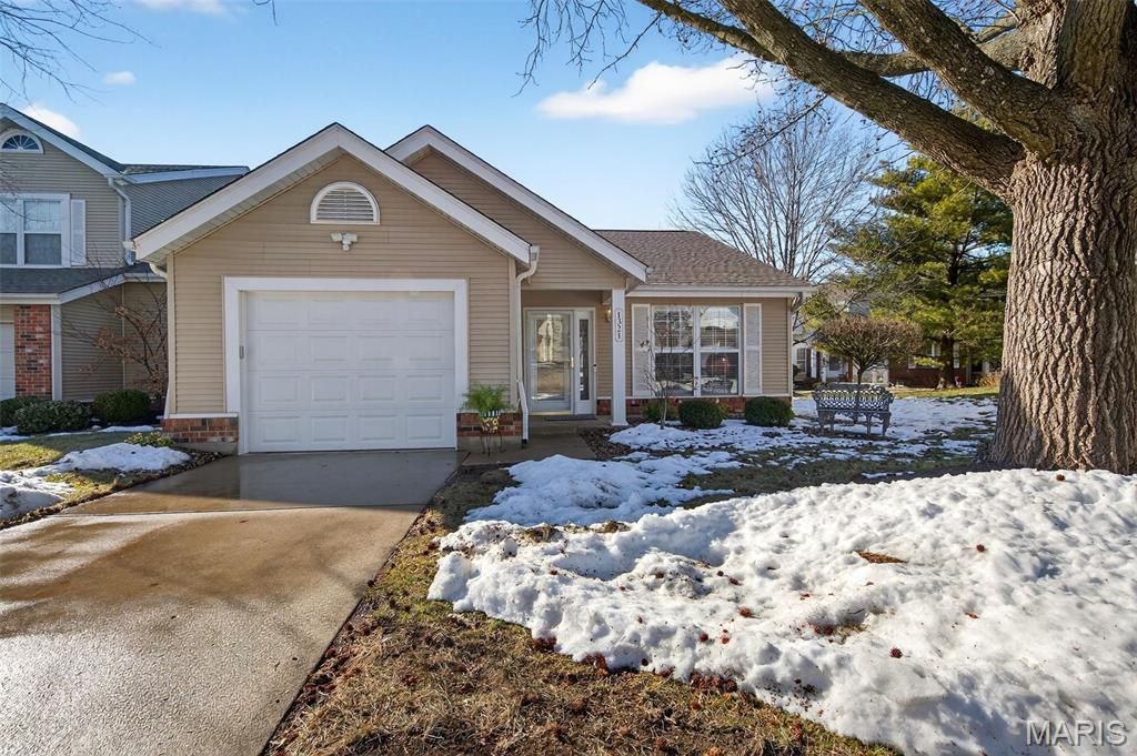 1321 Forest Creek Drive 3, St Charles, MO 63303
