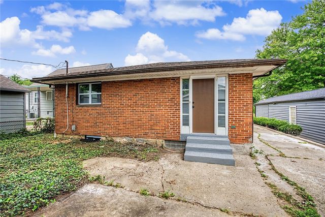 804 Oakleaf Drive, Dayton, OH 45417