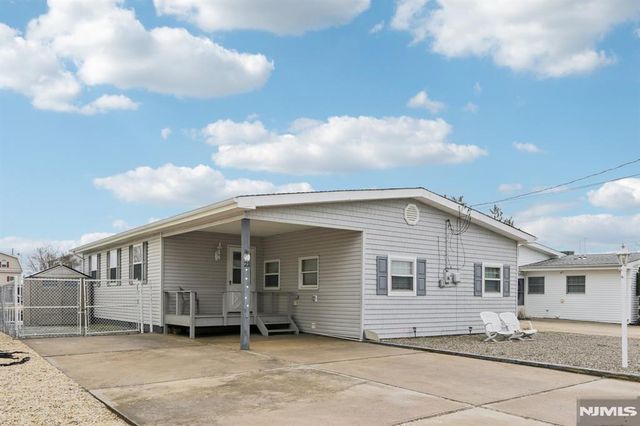 21 Lake Michigan Drive, Little Egg Harbor, NJ 08087