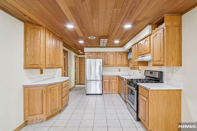 21 Lake Michigan Drive, Little Egg Harbor, NJ 08087