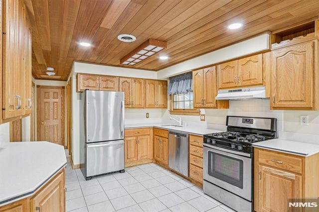 21 Lake Michigan Drive, Little Egg Harbor, NJ 08087