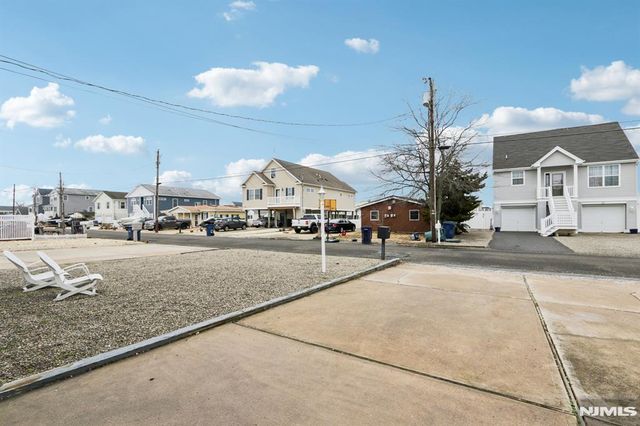 21 Lake Michigan Drive, Little Egg Harbor, NJ 08087