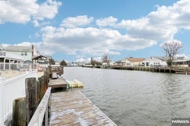 21 Lake Michigan Drive, Little Egg Harbor, NJ 08087