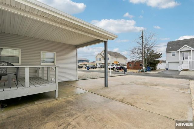 21 Lake Michigan Drive, Little Egg Harbor, NJ 08087