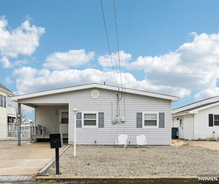 21 Lake Michigan Drive, Little Egg Harbor, NJ 08087