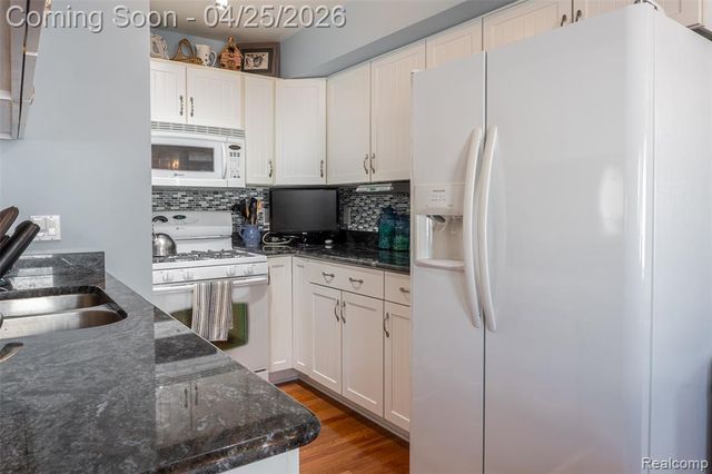 21256 E Glen Haven Circle, Northville, MI 48167