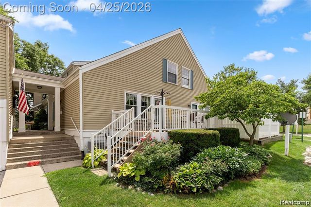 21256 E Glen Haven Circle, Northville, MI 48167