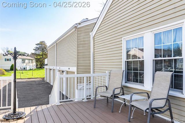 21256 E Glen Haven Circle, Northville, MI 48167