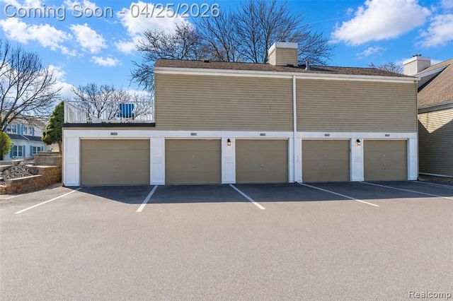 21256 E Glen Haven Circle, Northville, MI 48167