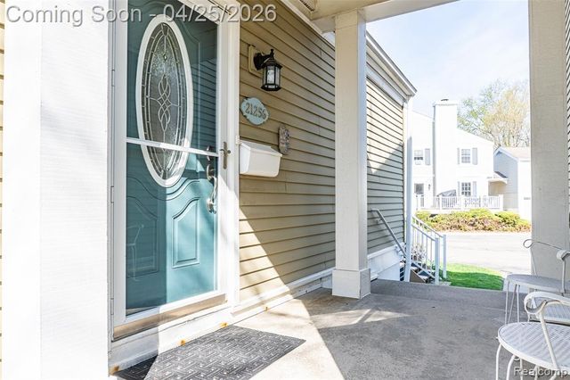 21256 E Glen Haven Circle, Northville, MI 48167
