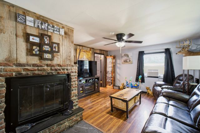 402 W Mamie Eisenhower Avenue, Boone, IA 50036