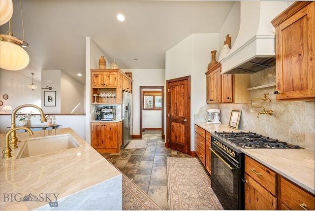 712 Summit Ridge Road, Billings, MT 59101