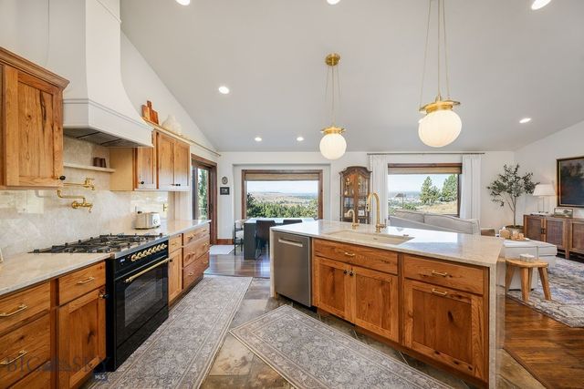 712 Summit Ridge Road, Billings, MT 59101
