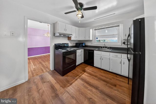 2890 BALMORAL DR., Rockville, MD 20850