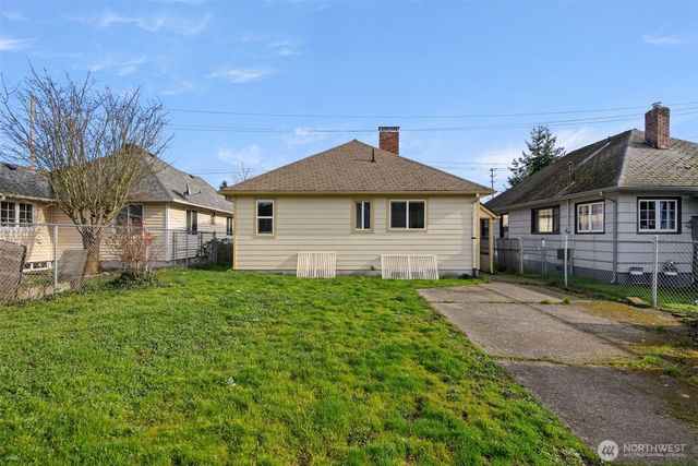 1115 Elizabeth Avenue, Bremerton, WA 98337