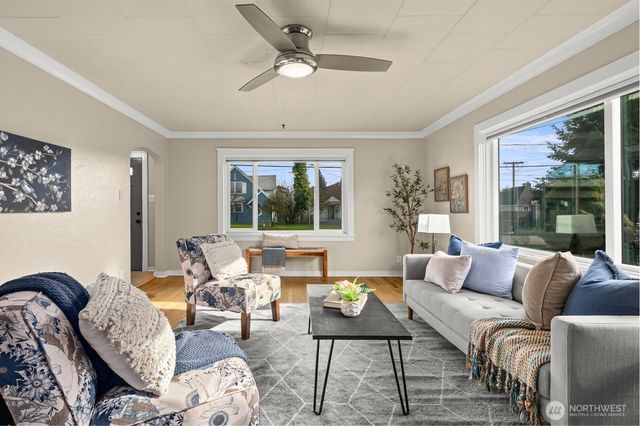 1115 Elizabeth Avenue, Bremerton, WA 98337