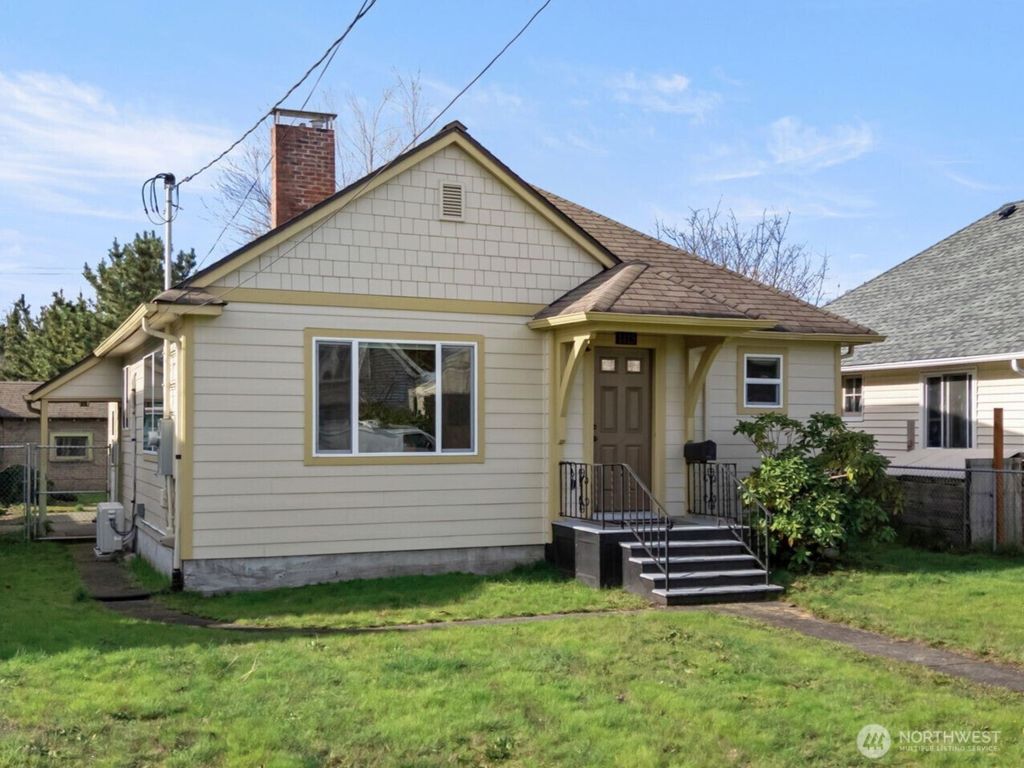 1115 Elizabeth Avenue, Bremerton, WA 98337