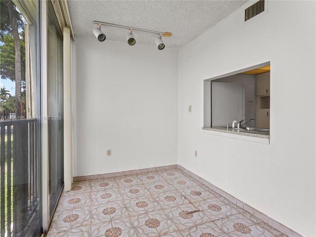 9401 SW 4th St 104, Miami, FL 33174
