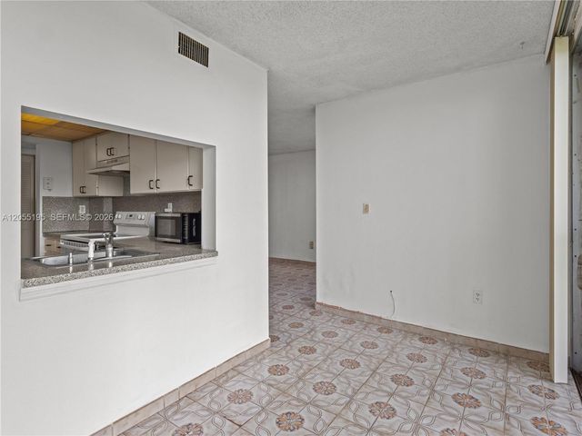 9401 SW 4th St 104, Miami, FL 33174