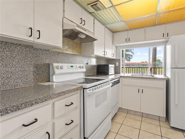 9401 SW 4th St 104, Miami, FL 33174