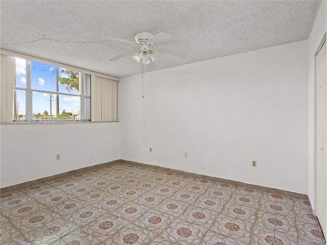 9401 SW 4th St 104, Miami, FL 33174