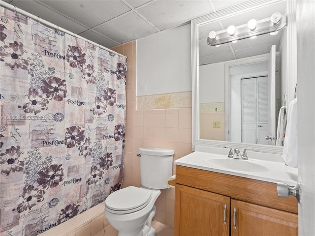 9401 SW 4th St 104, Miami, FL 33174