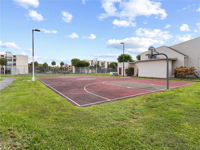 9401 SW 4th St 104, Miami, FL 33174