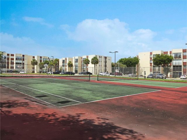 9401 SW 4th St 104, Miami, FL 33174