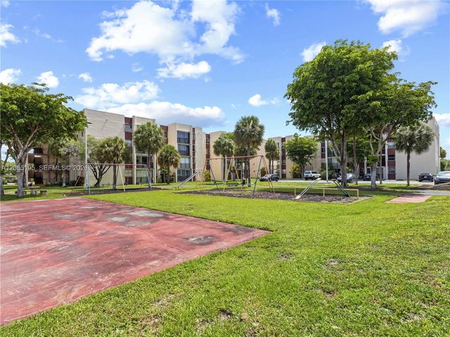 9401 SW 4th St 104, Miami, FL 33174