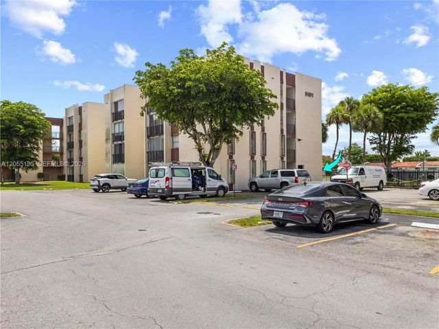 9401 SW 4th St 104, Miami, FL 33174