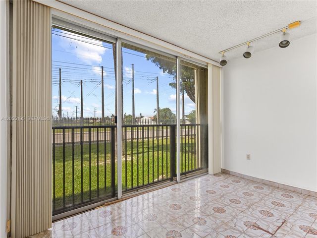 9401 SW 4th St 104, Miami, FL 33174