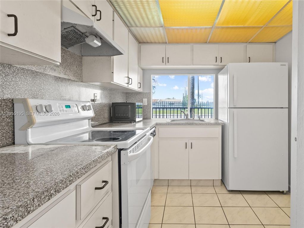 9401 SW 4th St 104, Miami, FL 33174