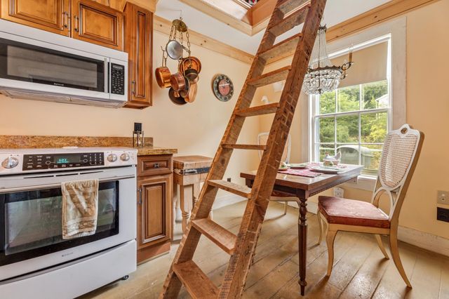 305 N Main Street, Alma, WI 54610